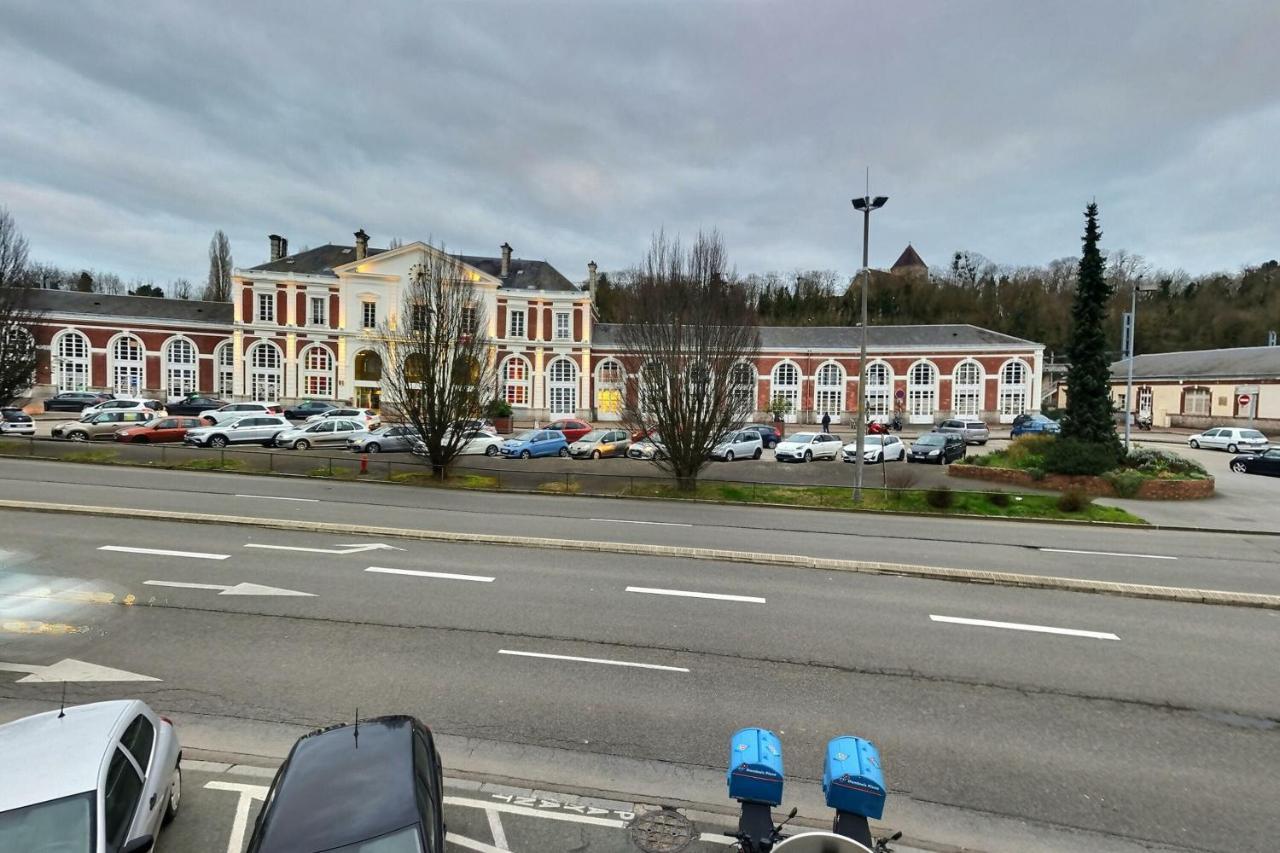 Superbe Studio 3 Face Gare Évreux Eksteriør bilde